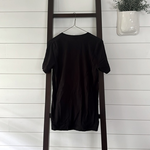 Carter Vintage Guitars Tee - Picture 2 of 3